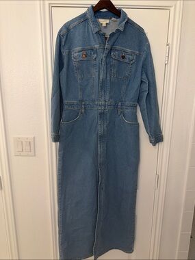 Universal Thread Light Blue Denim Button-Up Shirt